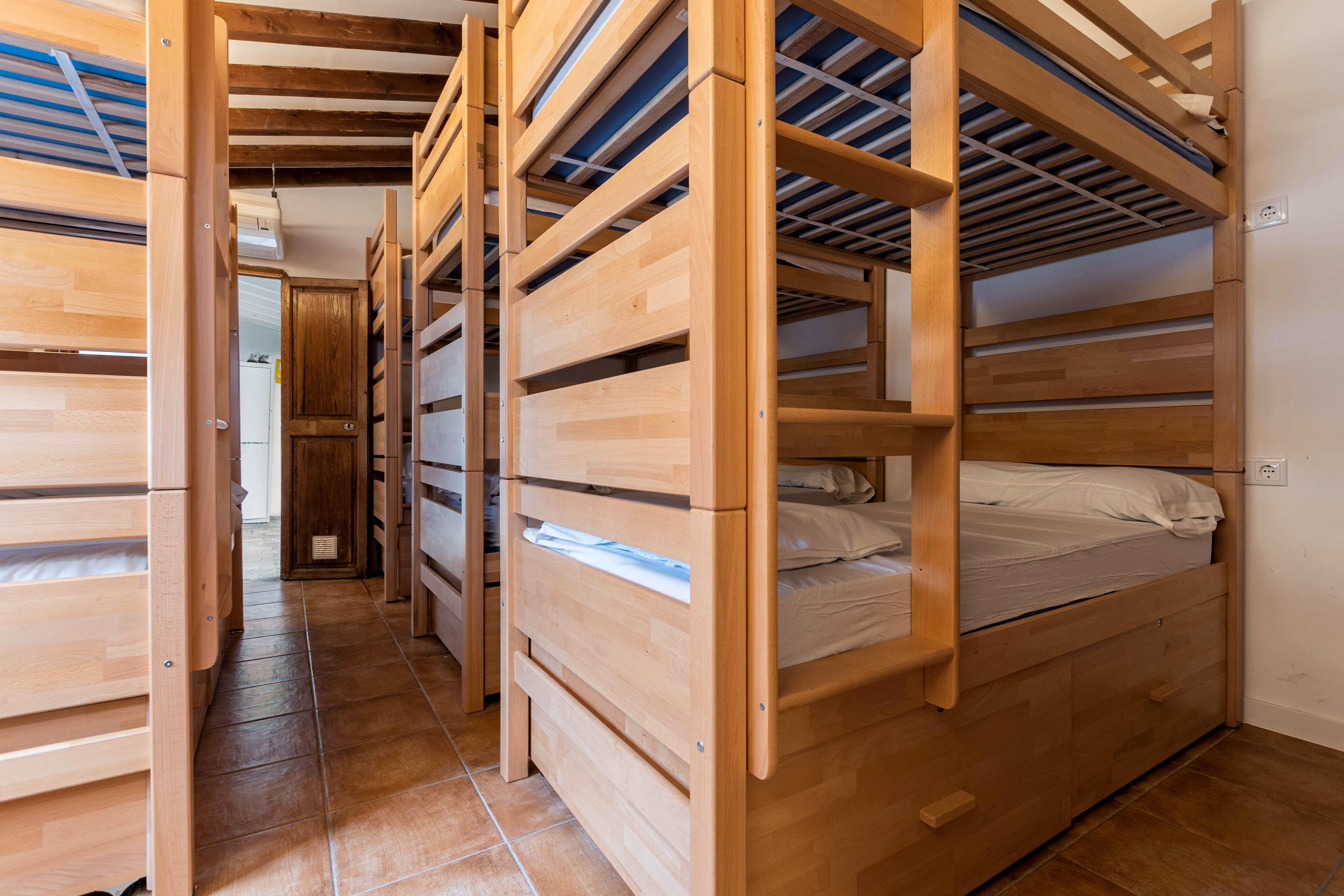 Urban - Juvenil - Youth Hostel *