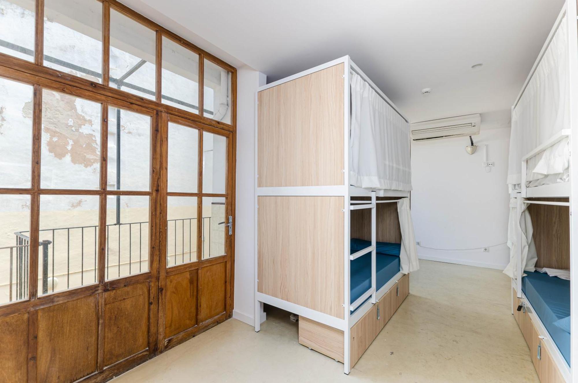 Urban - Juvenil - Youth Hostel