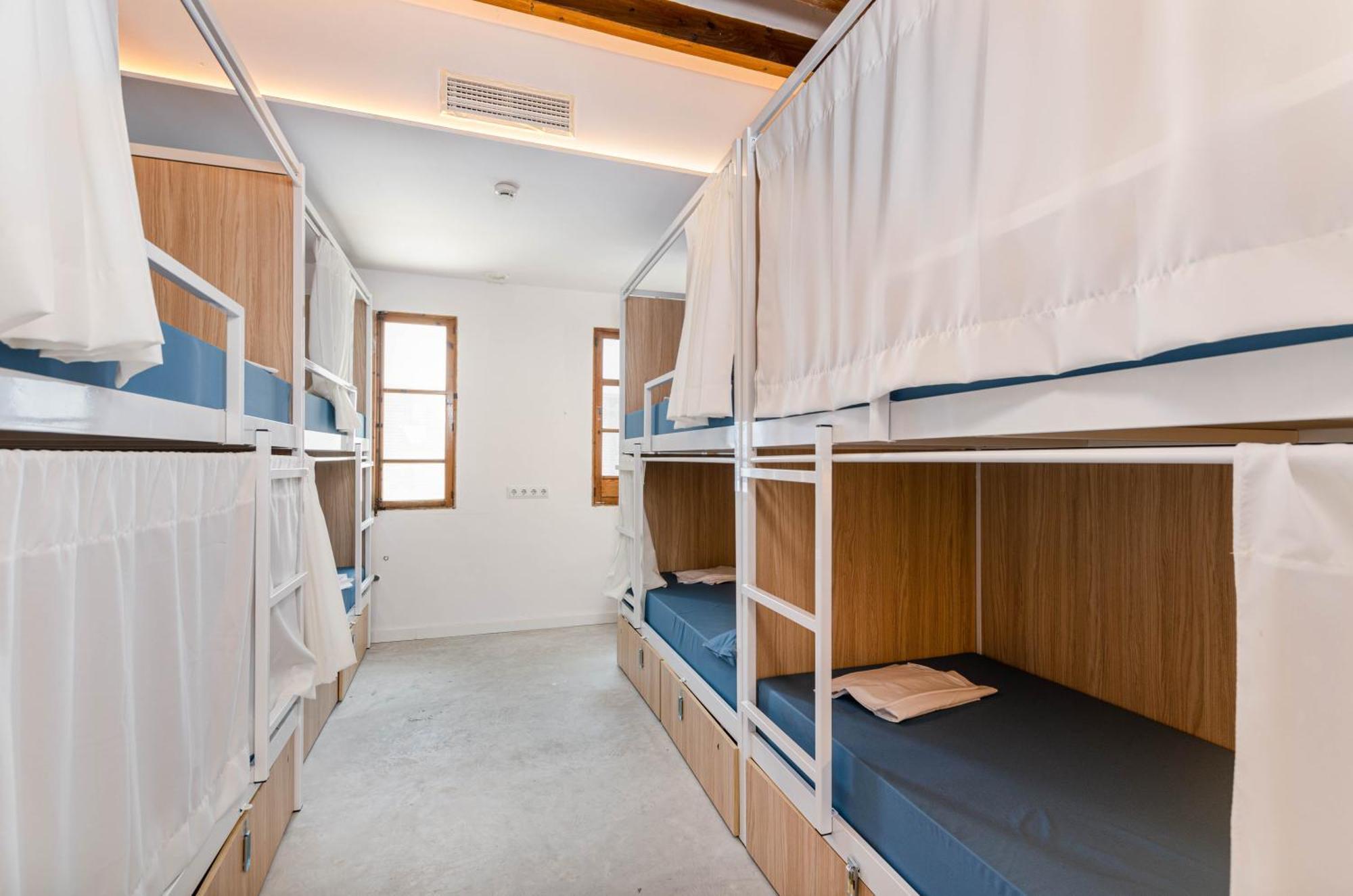 Urban - Juvenil - Youth Hostel