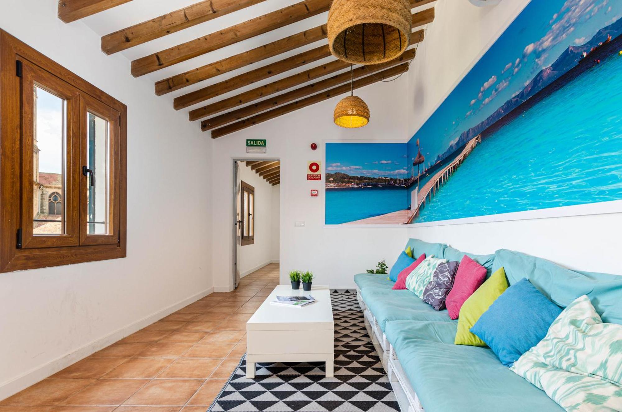 Urban - Juvenil - Youth Hostel